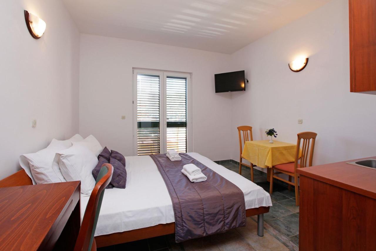 Apartments Vala Vela Luka Bagian luar foto